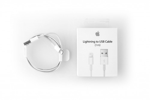 Дата-кабель USB (кабель зарядки) iPhone 6,  iPhone 5, iPad Mini, iPod Nano (белый, 1м) КОПИЯ В КОРОБ